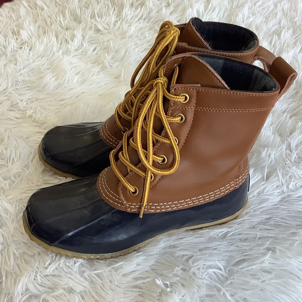 Duck Boots by G.H.Bass & Co. Women’s size 7 brown and navy blue - Picture 2 of 6